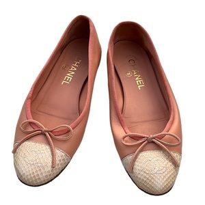Chanel pink leather interlocking CC bow tie lambskin ballet flats cap round toes